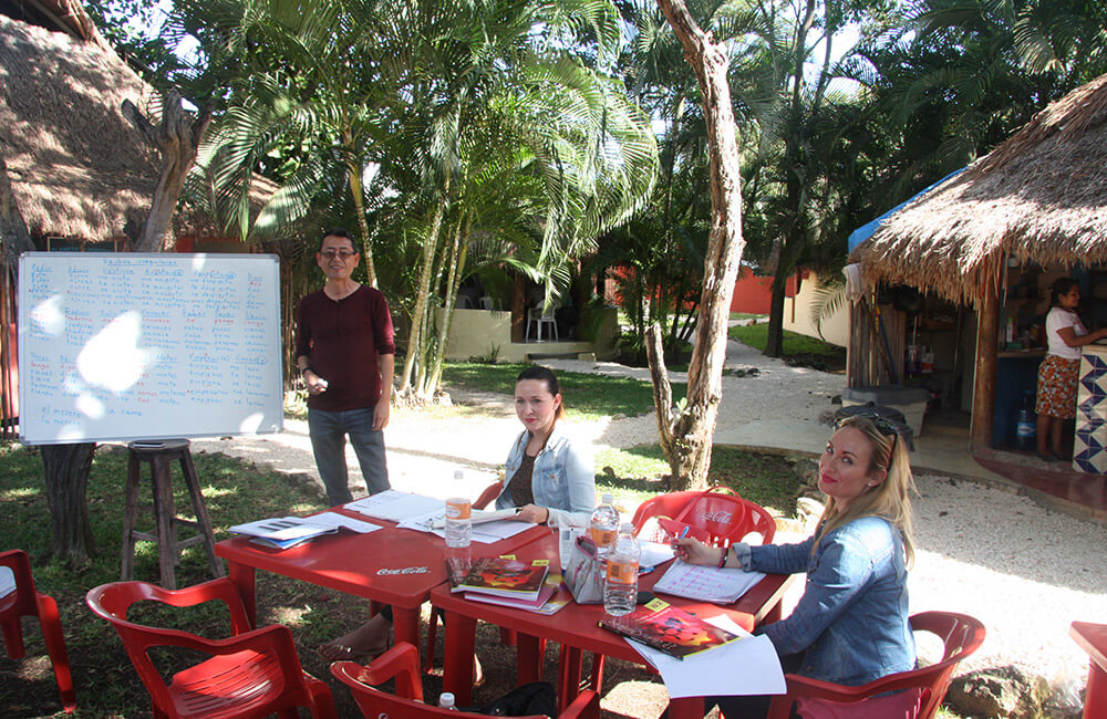 UNSERE SPANISCH-SCHULE IN PLAYA DEL CARMEN DQ 9