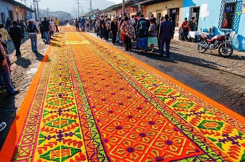 Semana Santa en Latinoamérica: símbolos y tradiciones