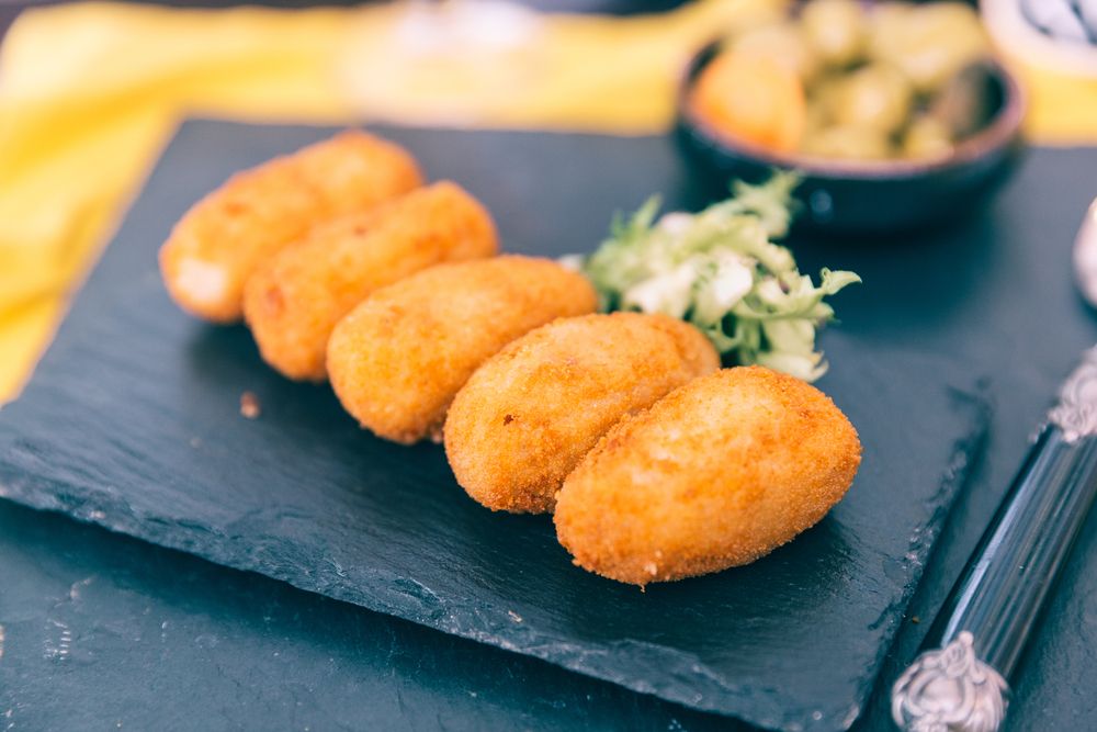 Croquetas españolas de jamón