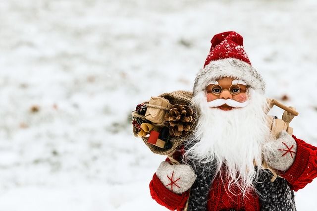 Santa Around the World: Faces and Names