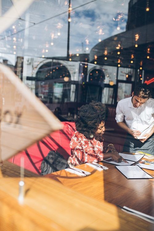 Cómo pedir comida en un restaurante español